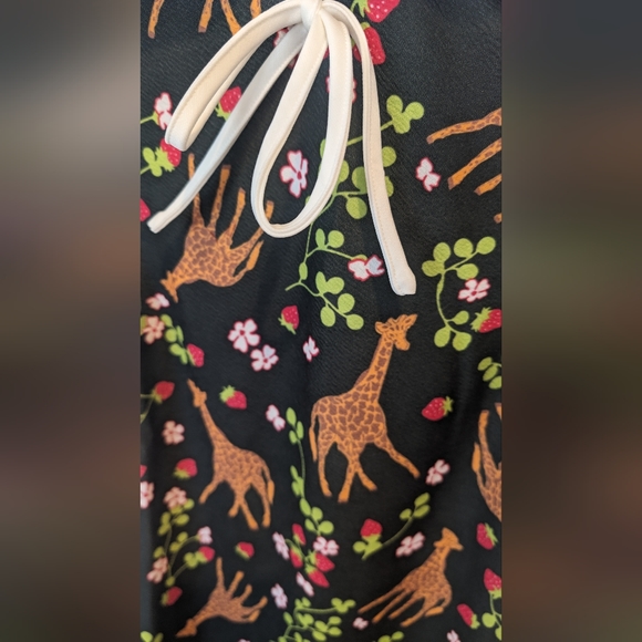 Giraffe Strawberry Dress - Picture 4 of 4